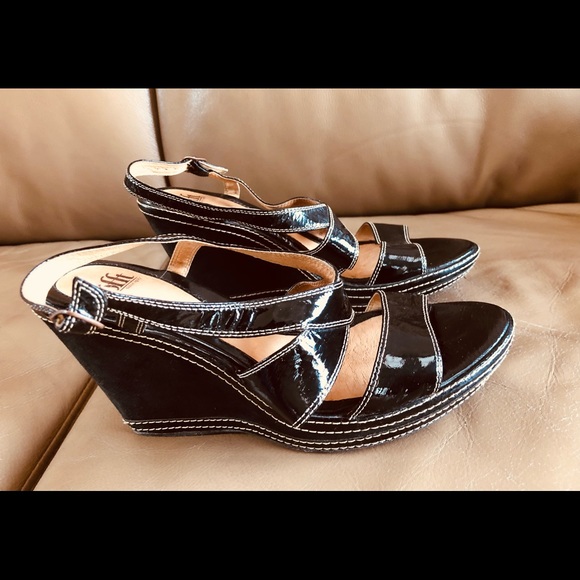 Sofft Women’s 8, Patent Leather Strappy Wedge Heels, Suede Wrapped, GUC - Picture 3 of 16